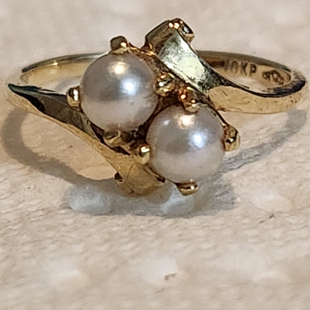 10k Gold Natural Double Pearl Bypass Ring, size 5.